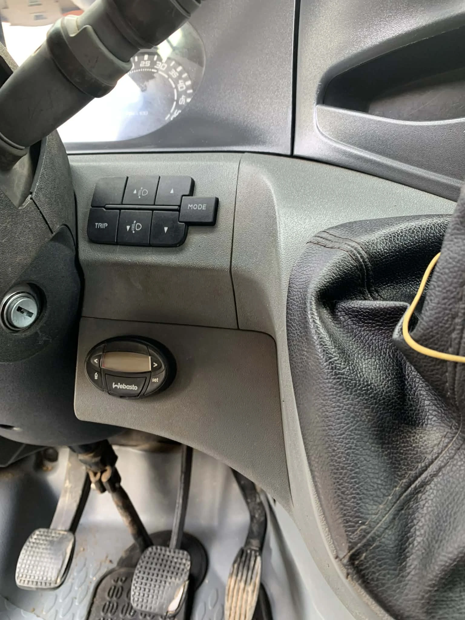 Iveco Daily -тристранен самосвал, снимка 11 - Бусове и автобуси - 54083257