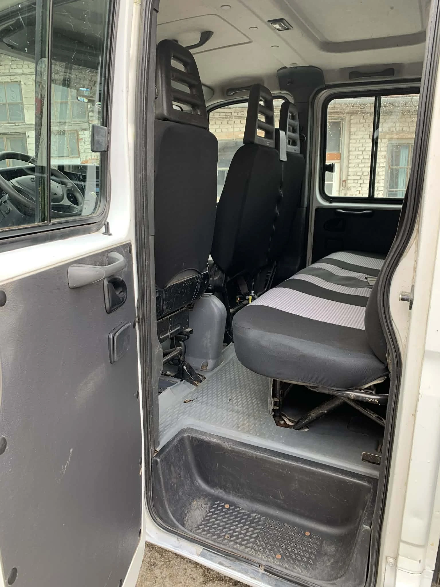 Iveco Daily -тристранен самосвал, снимка 8 - Бусове и автобуси - 54083257