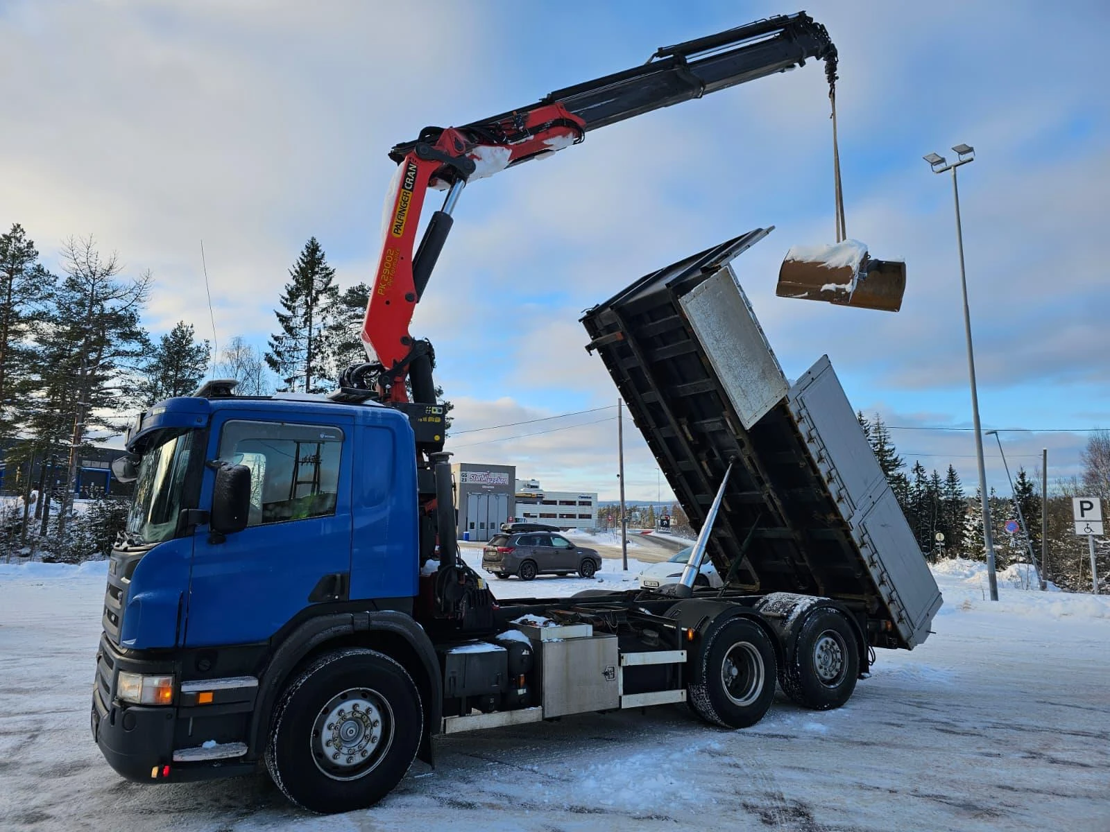 Scania P 420 тристранен самосвал 6x2 + Palfinger 29002 - изображение 5