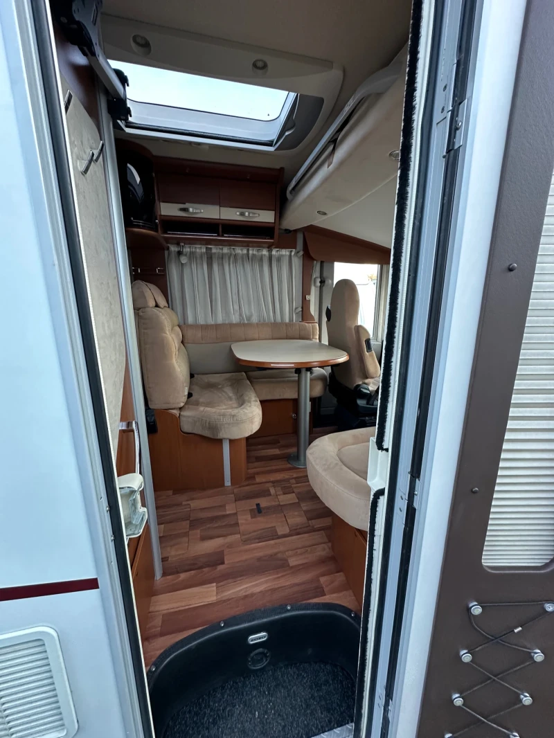 Кемпер HYMER / ERIBA B594, снимка 7 - Каравани и кемпери - 48128400