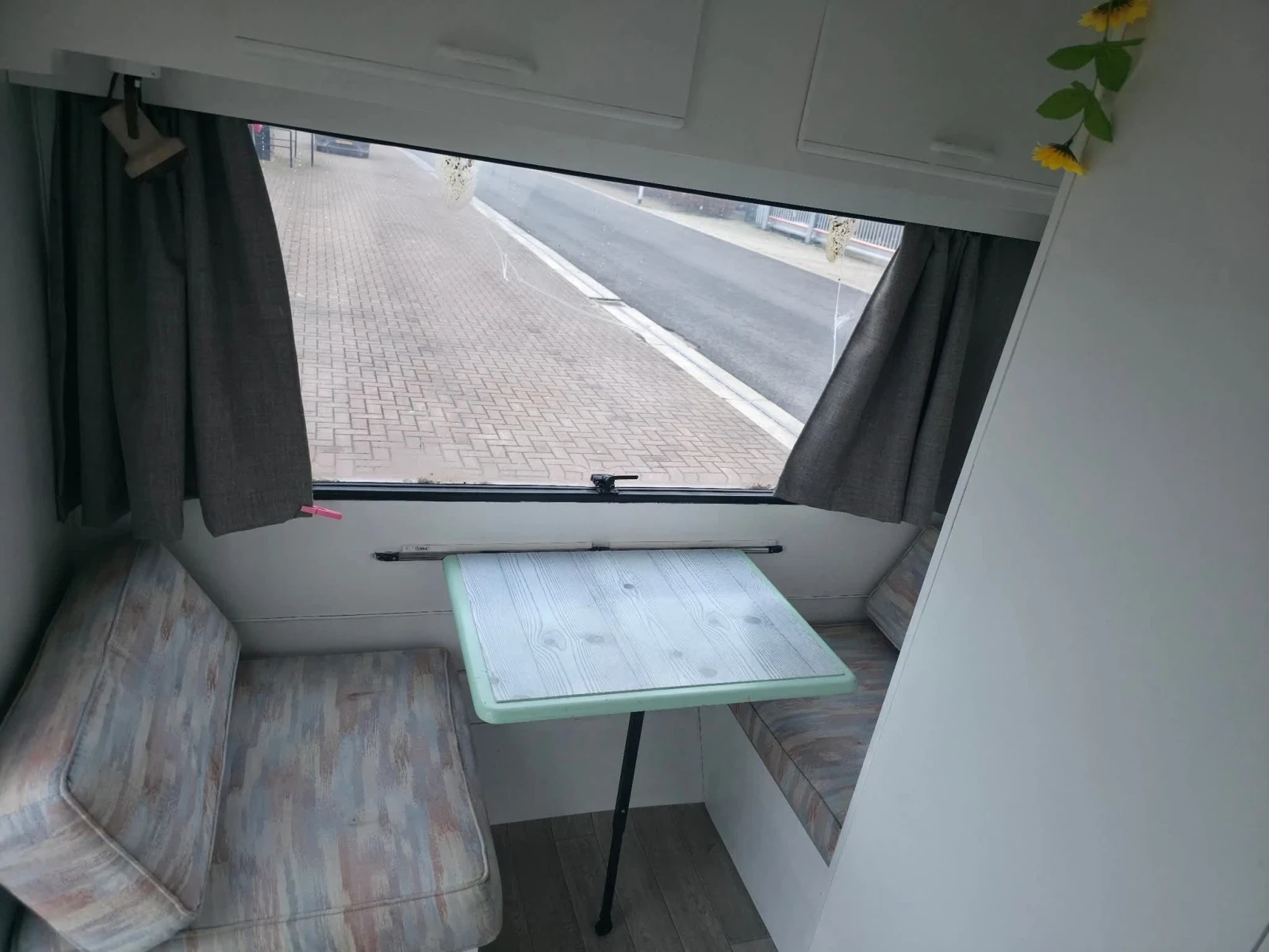 Каравана Adria Adria430 TD, снимка 8 - Каравани и кемпери - 55617282
