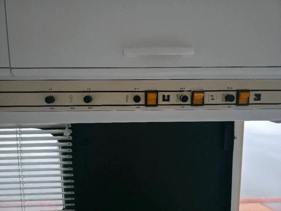 Каравана Adria Adria430 TD, снимка 10 - Каравани и кемпери - 55617282