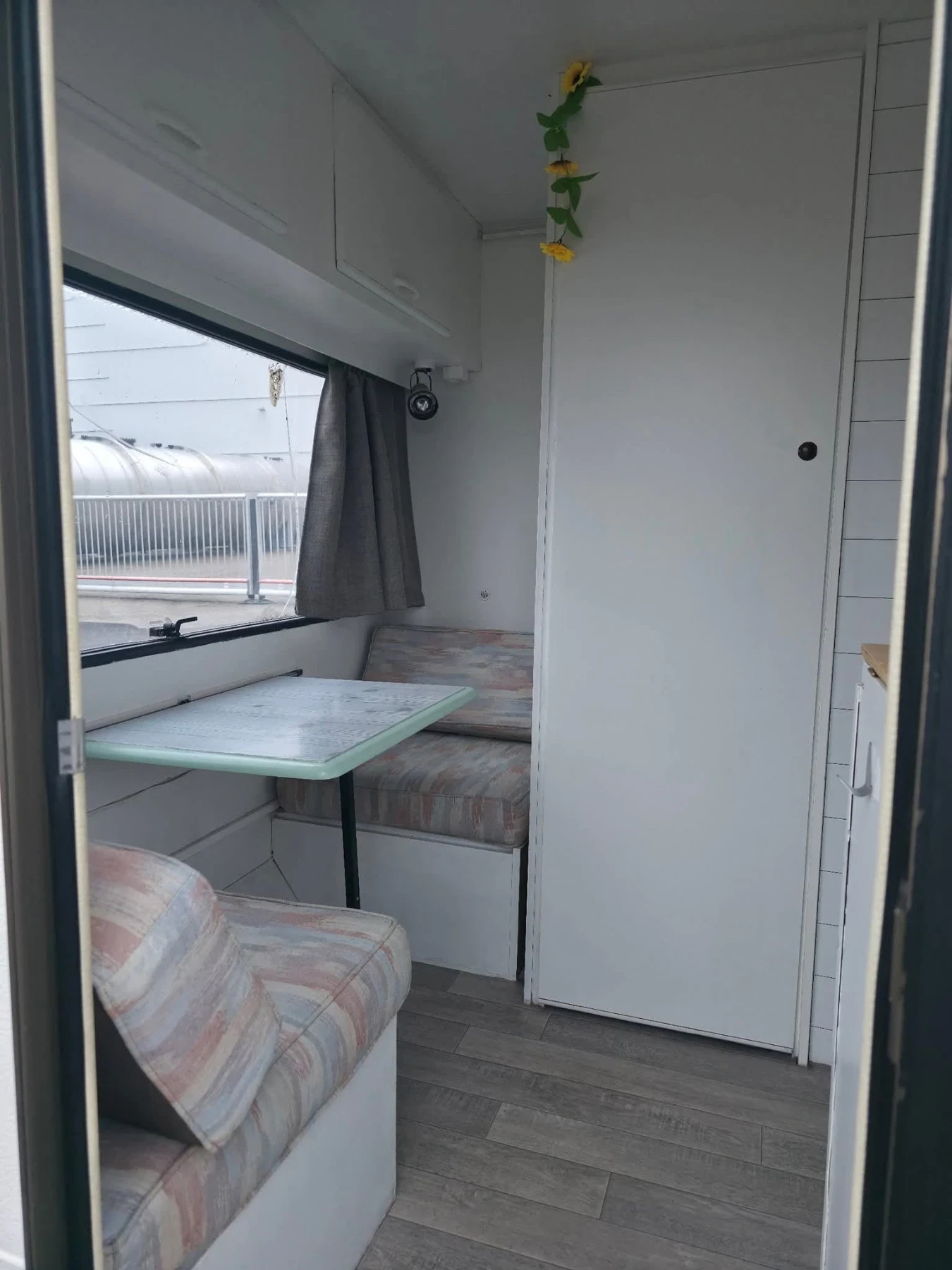 Каравана Adria Adria430 TD, снимка 9 - Каравани и кемпери - 55617282
