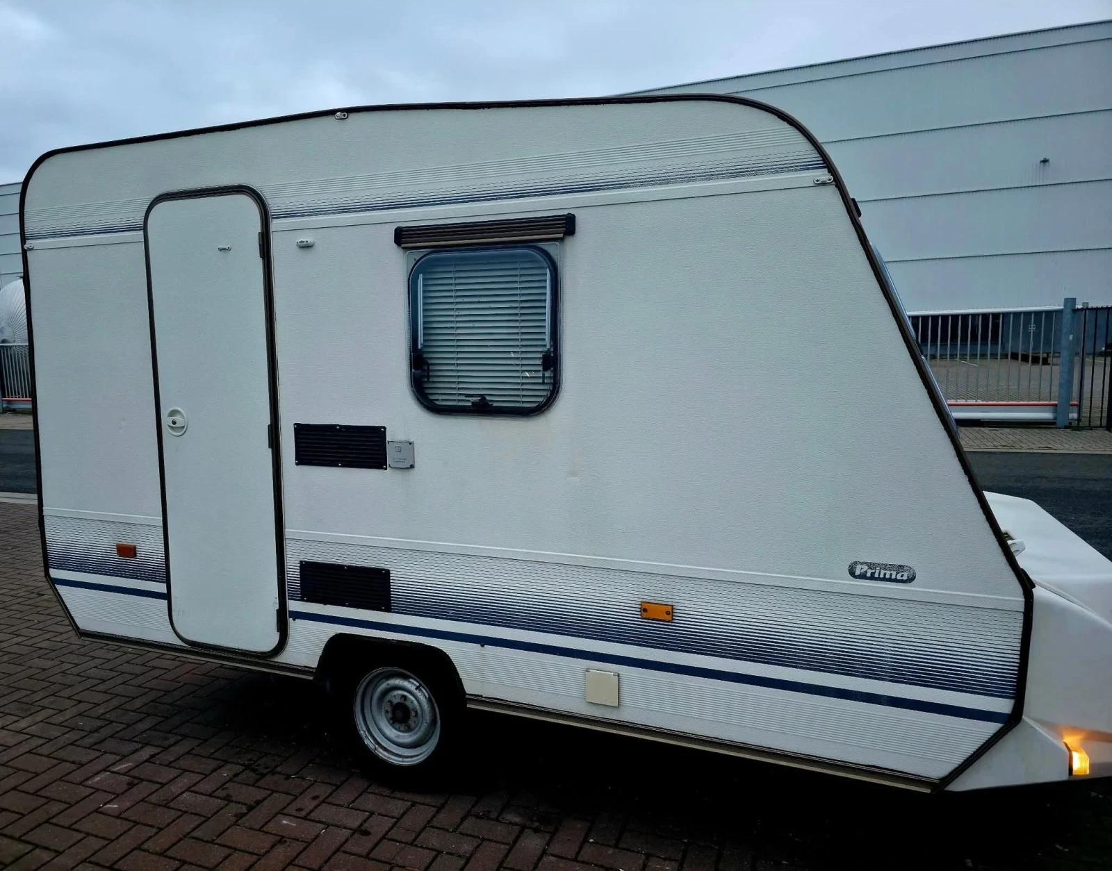 Каравана Adria Adria430 TD, снимка 6 - Каравани и кемпери - 55617282