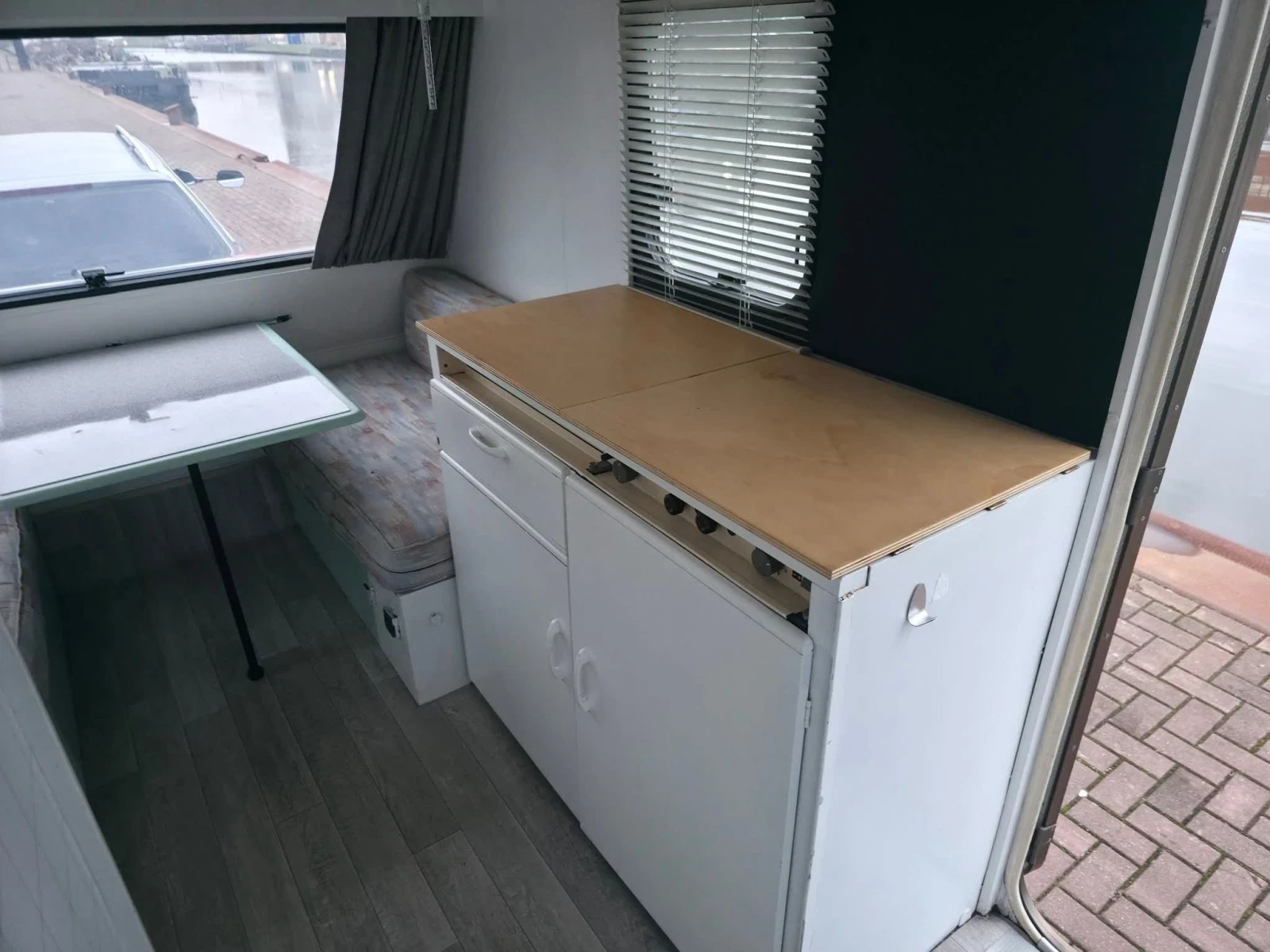 Каравана Adria Adria430 TD, снимка 11 - Каравани и кемпери - 55617282