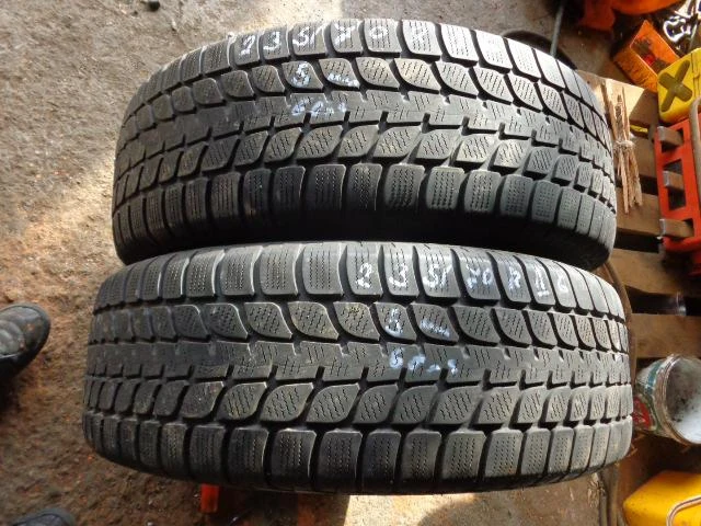 Гуми Зимни 235/70R16, снимка 13 - Гуми и джанти - 19859168