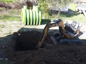 услуги с мини багер и самосвал , снимка 1