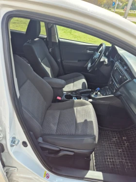 Toyota Auris Hybrid LPG, снимка 10