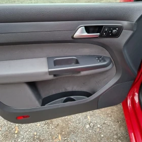 VW Caddy 1.6TDI 102к.с, снимка 8