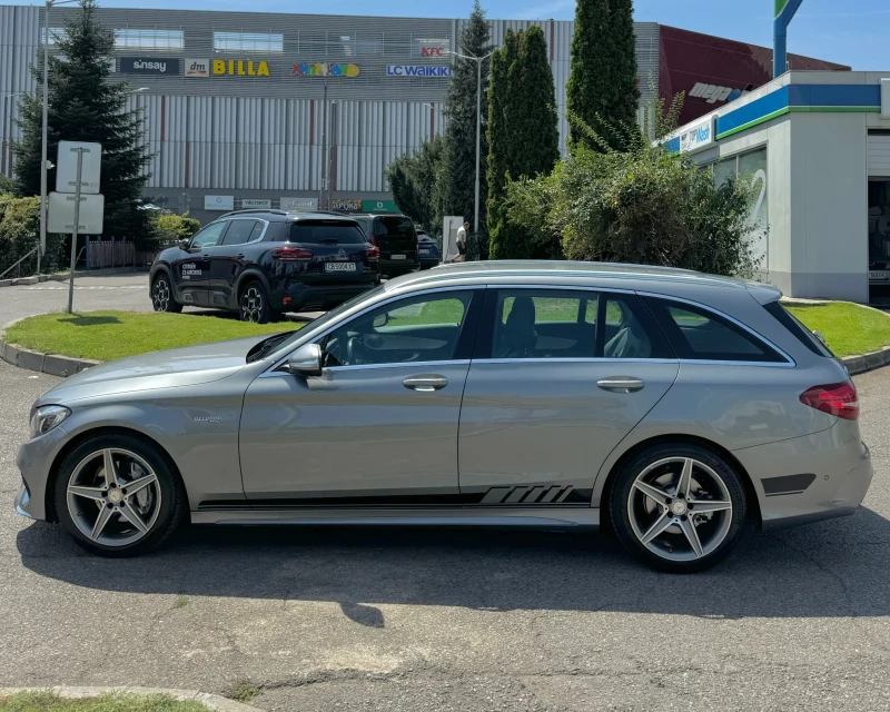 Mercedes-Benz C 220 AMG* PREMUIM* FULL LED* ИЗКЛЮЧИТЕЛНО ЗАПАЗЕНА* , снимка 5 - Автомобили и джипове - 47032283