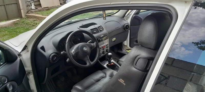 Alfa Romeo 147 1.9 Jtd, снимка 9 - Автомобили и джипове - 47540816