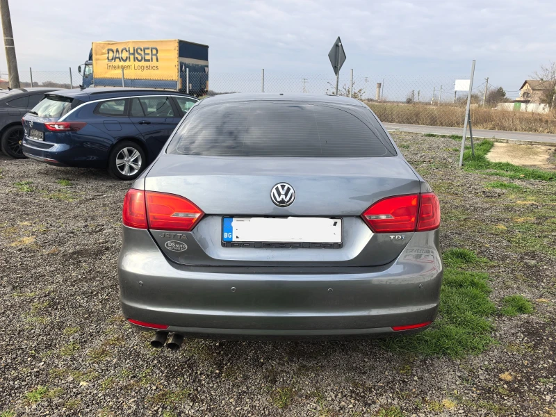 VW Jetta 2.0TDI, снимка 4 - Автомобили и джипове - 48219509