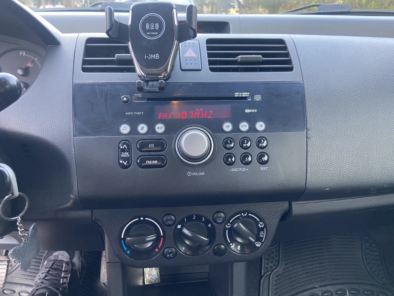 Suzuki Swift, снимка 8 - Автомобили и джипове - 52503908