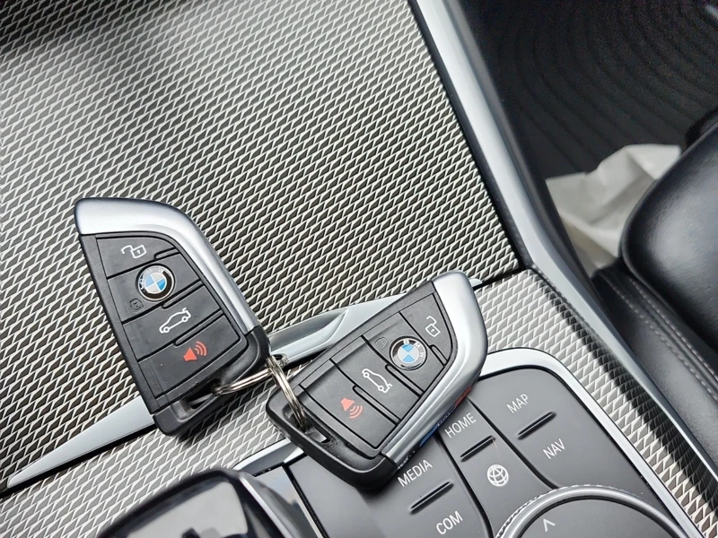 BMW 330 M PACK * * CARFAX * * АВТО КРЕДИТ * * , снимка 11 - Автомобили и джипове - 53182819