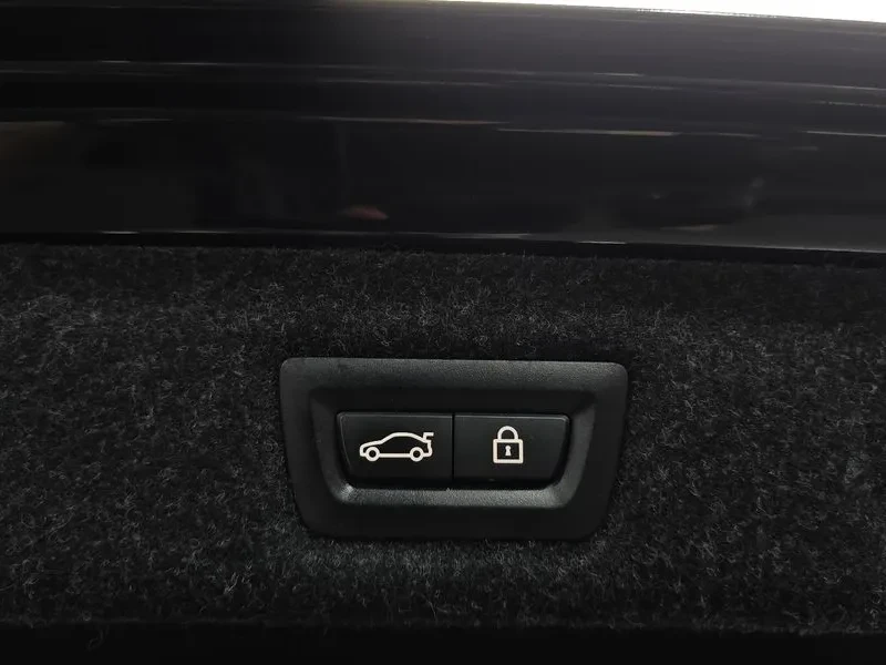 BMW 520 Luxury, снимка 16 - Автомобили и джипове - 56070759