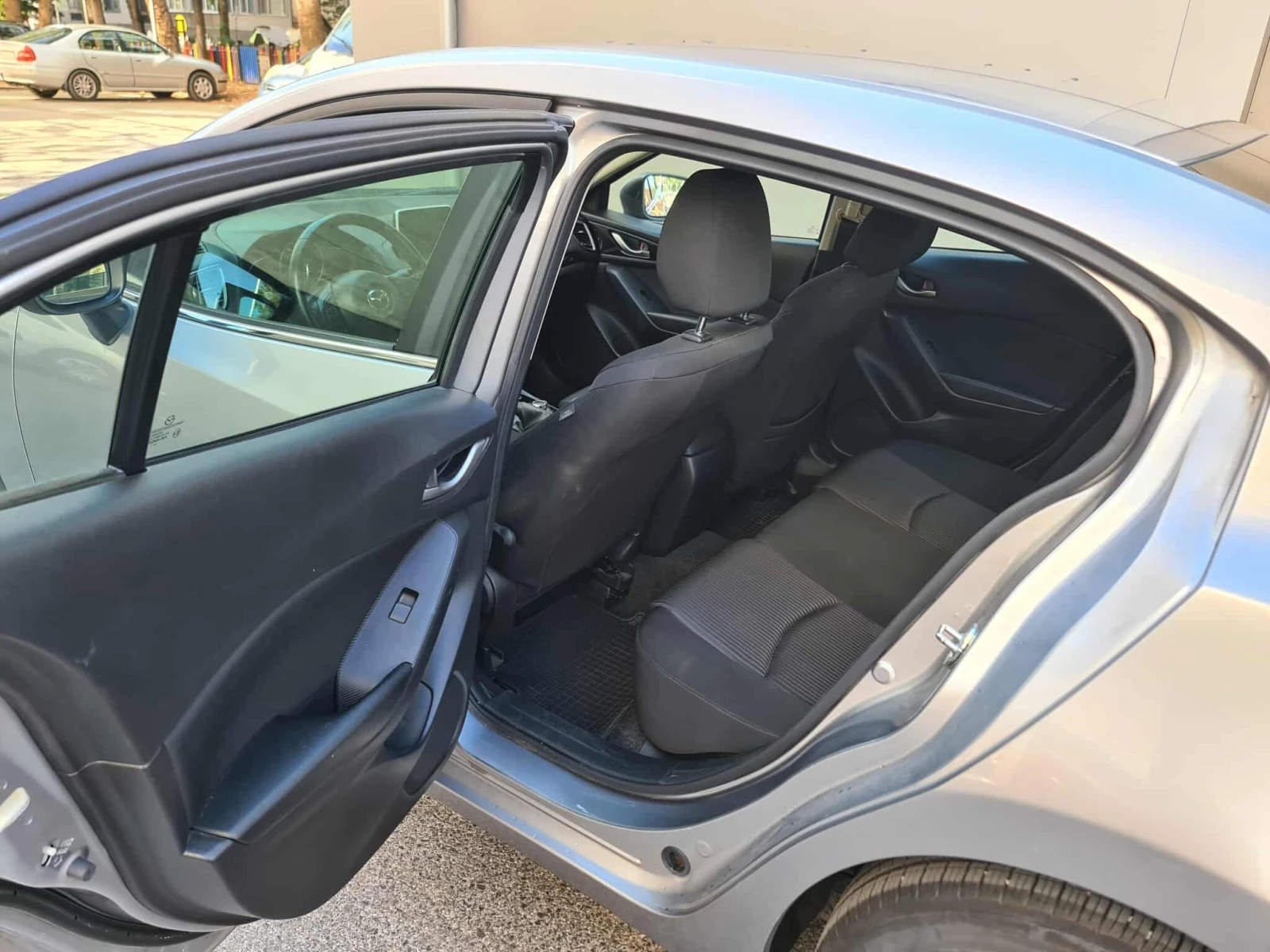 Mazda 3  - изображение 9