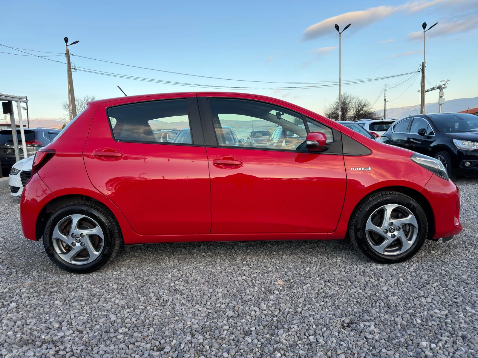 Toyota Yaris 1.5 Hybrid E6B - изображение 2