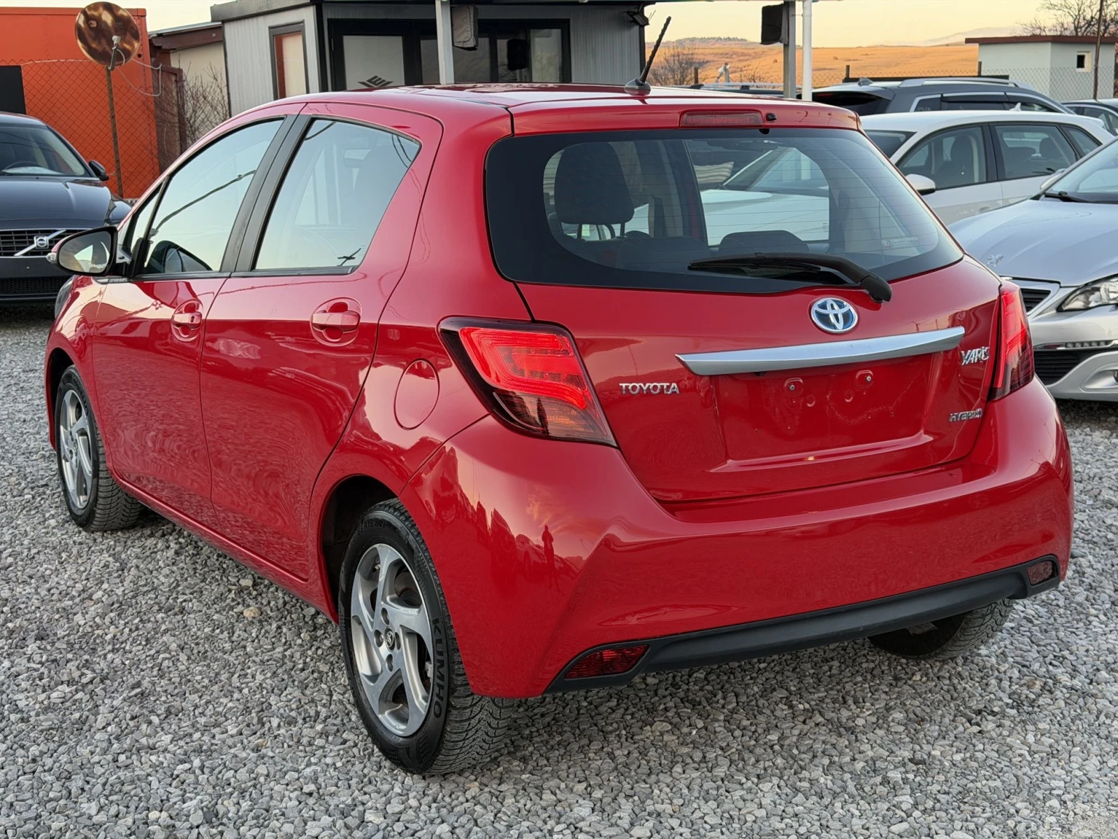 Toyota Yaris 1.5 Hybrid E6B - изображение 4