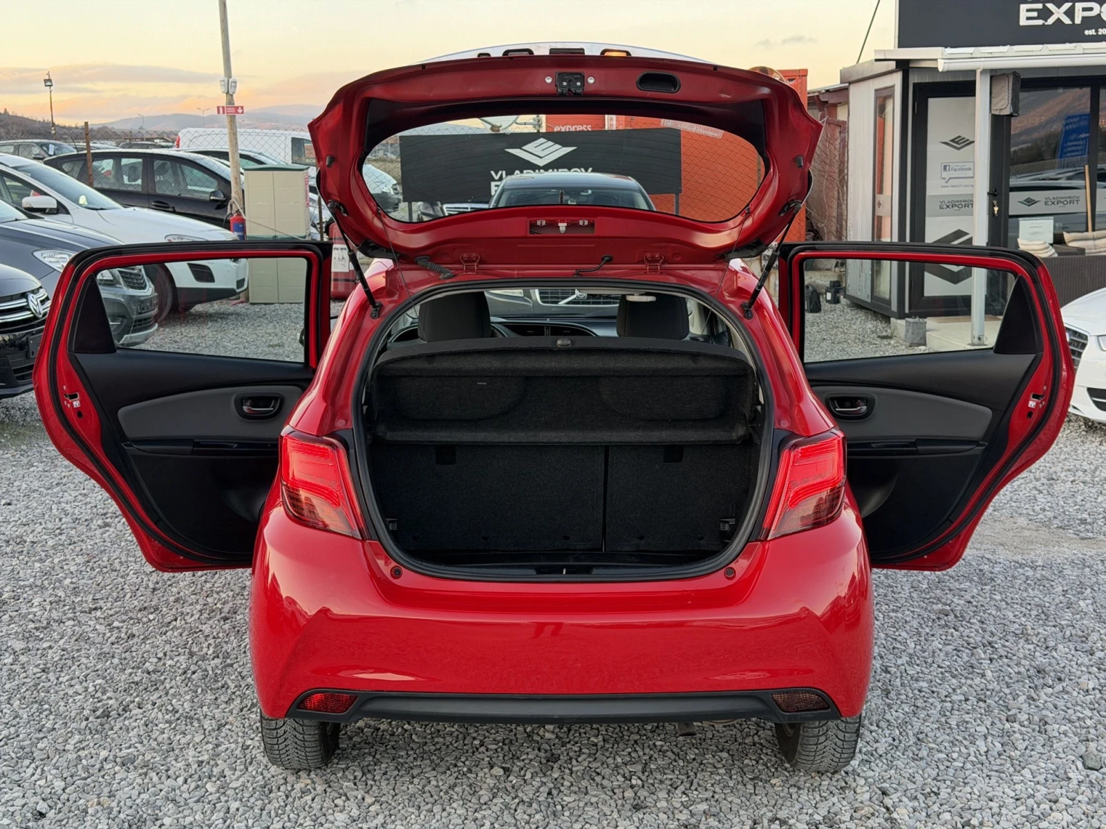 Toyota Yaris 1.5 Hybrid E6B - изображение 10