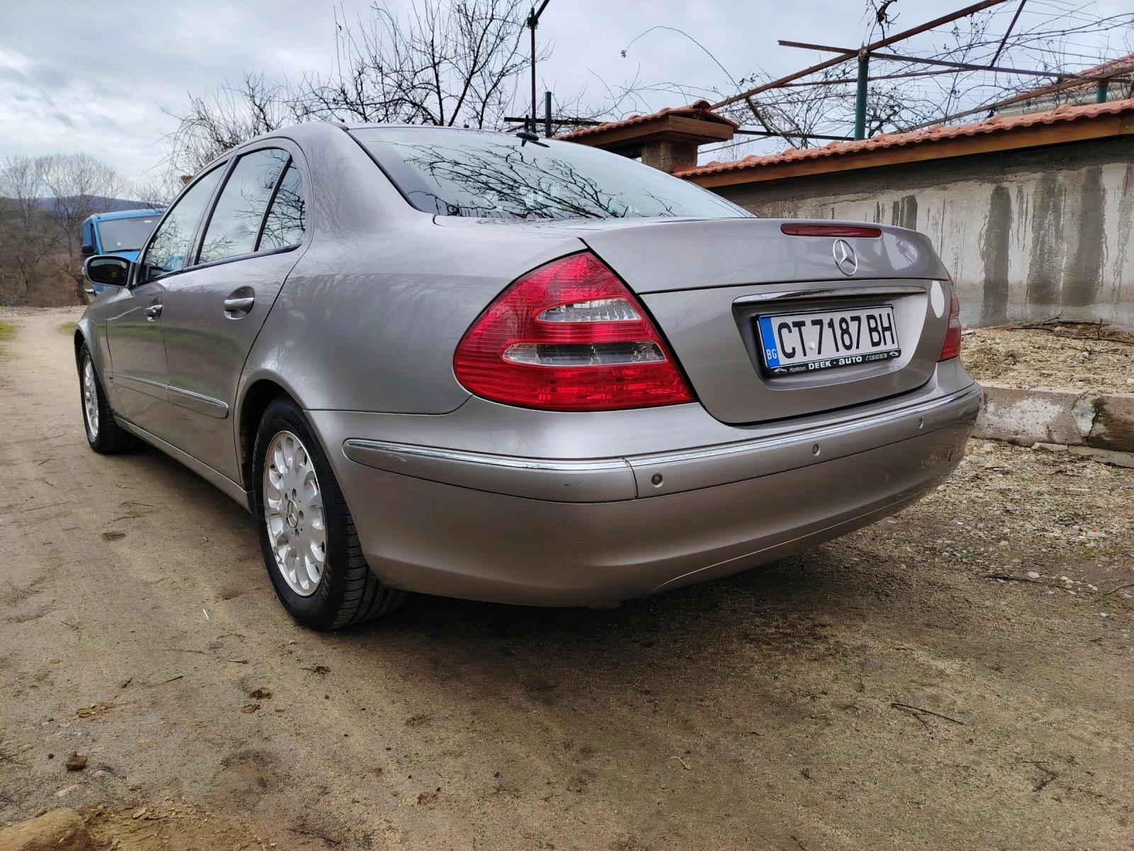 Mercedes-Benz E 220  - изображение 9