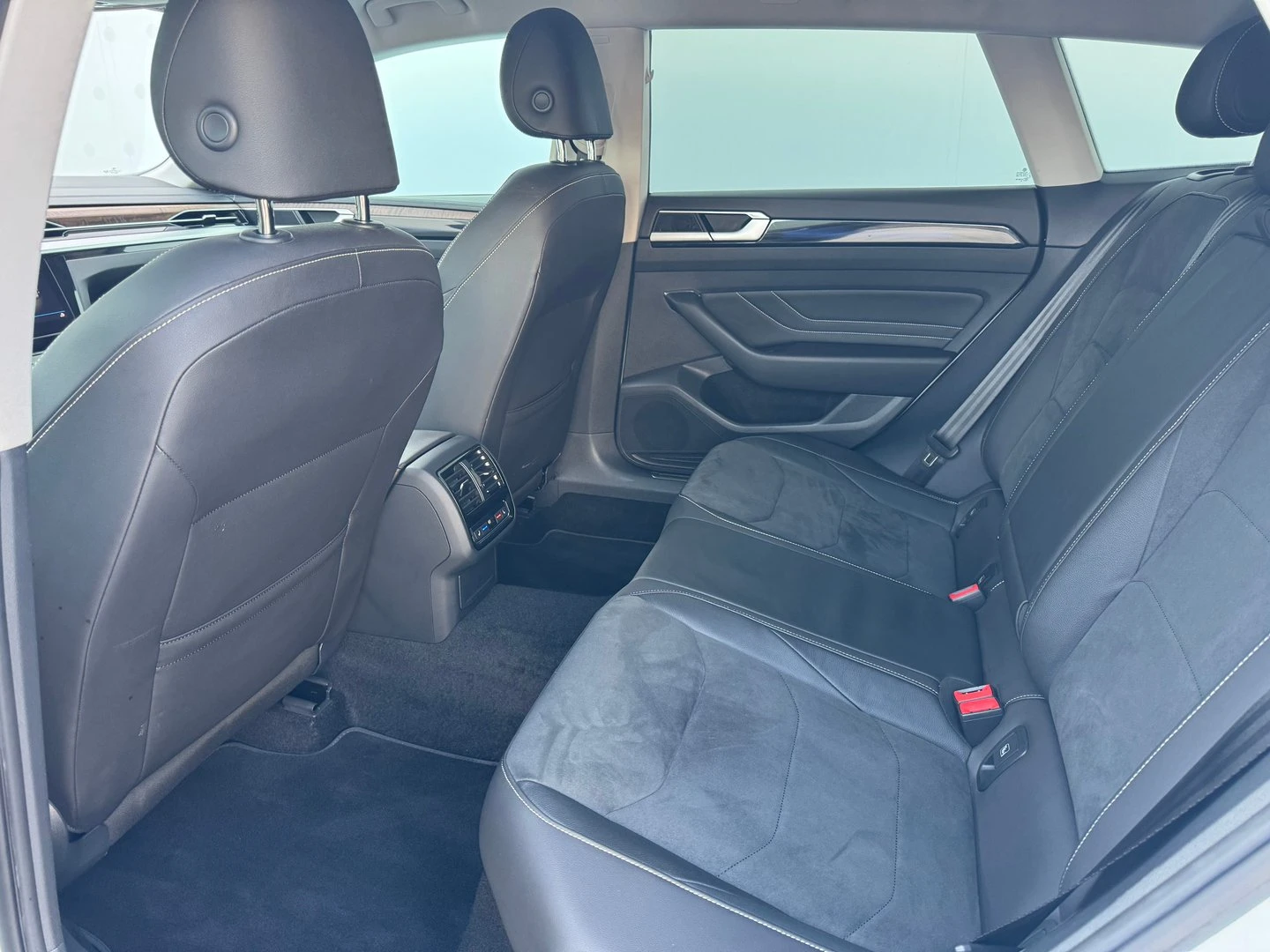 VW Arteon Elegance 2.0 TDI SCR 4MOT DSG - изображение 7