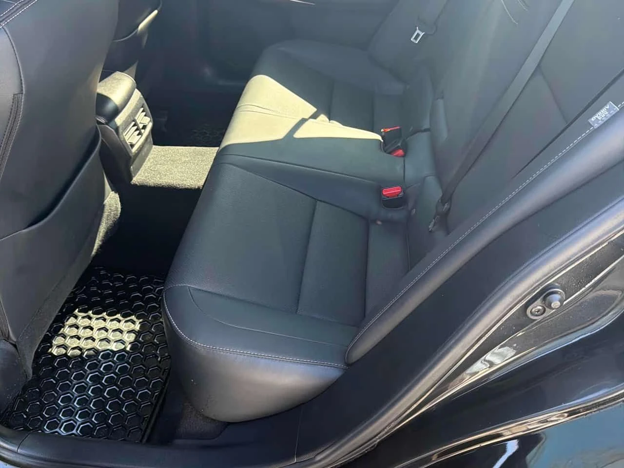 Lexus IS * 300 * 2 КЛЮЧА* ПOДГРЕВ* KEYLESS* , снимка 10 - Автомобили и джипове - 54001979