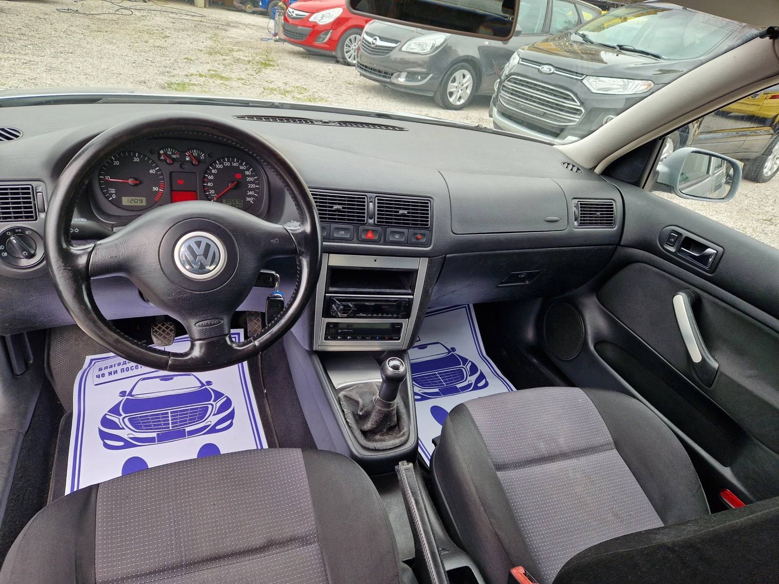 VW Golf 1.9/130KS, снимка 9 - Автомобили и джипове - 54041373