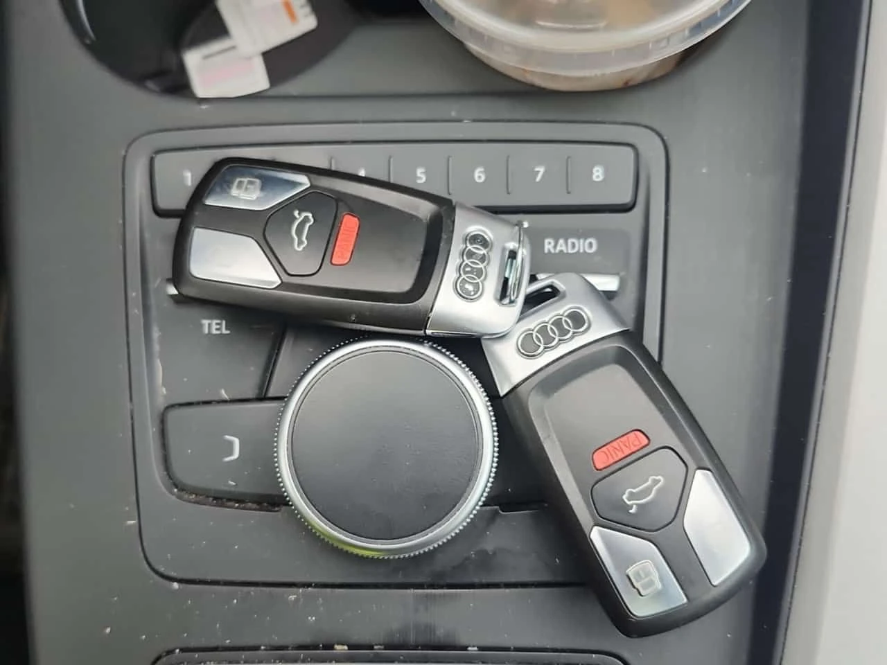 Audi A4 * 2 КЛЮЧА * 2 БРОЯ ГУМИ * ПОДГРЕВИ * , снимка 7 - Автомобили и джипове - 54445334