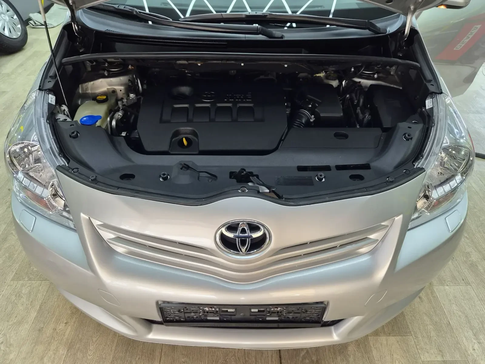 Toyota Verso 1.8 147ps 7места панорама 8 гуми eur5b, снимка 13 - Автомобили и джипове - 54461207