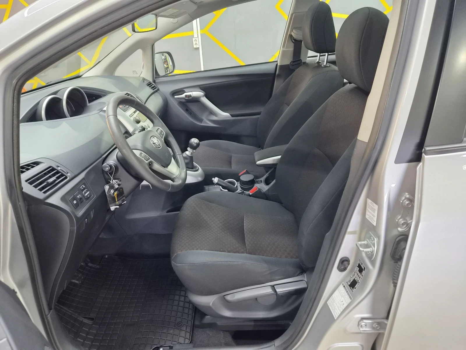 Toyota Verso 1.8 147ps 7места панорама 8 гуми eur5b, снимка 6 - Автомобили и джипове - 54461207