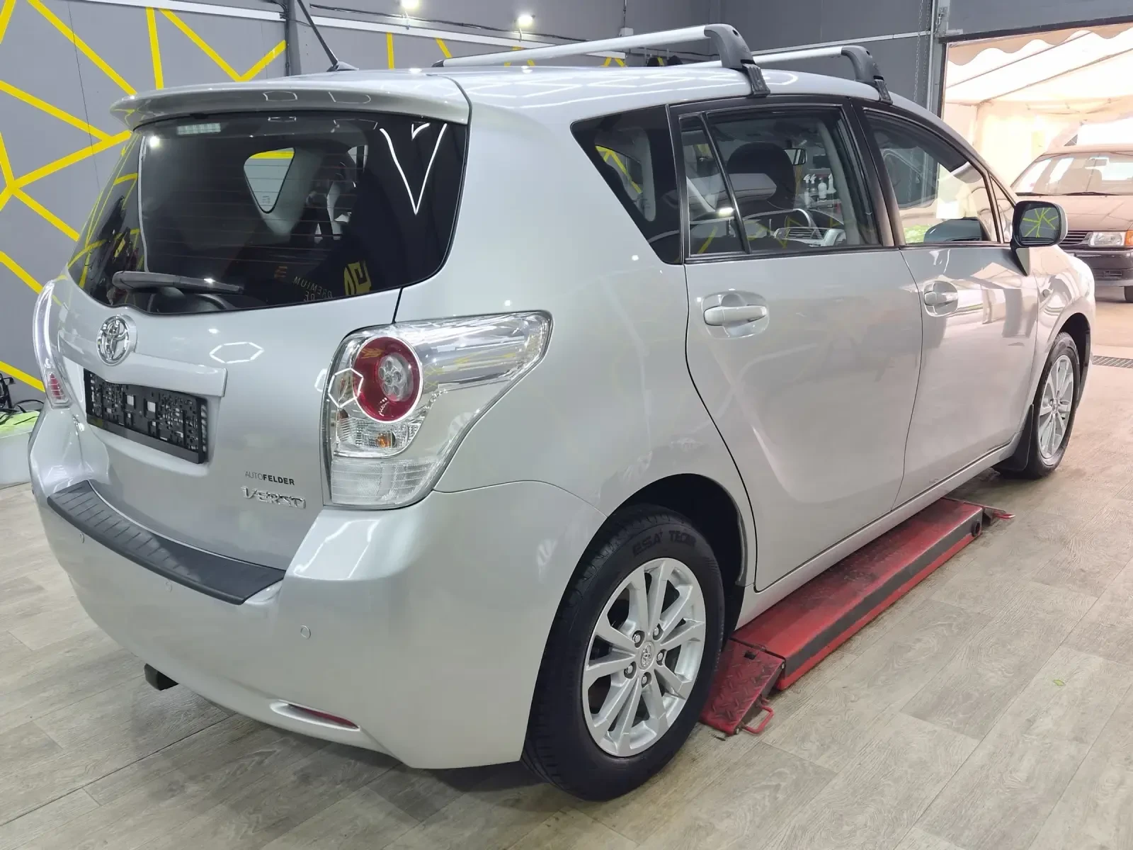 Toyota Verso 1.8 147ps 7места панорама 8 гуми eur5b, снимка 5 - Автомобили и джипове - 54461207