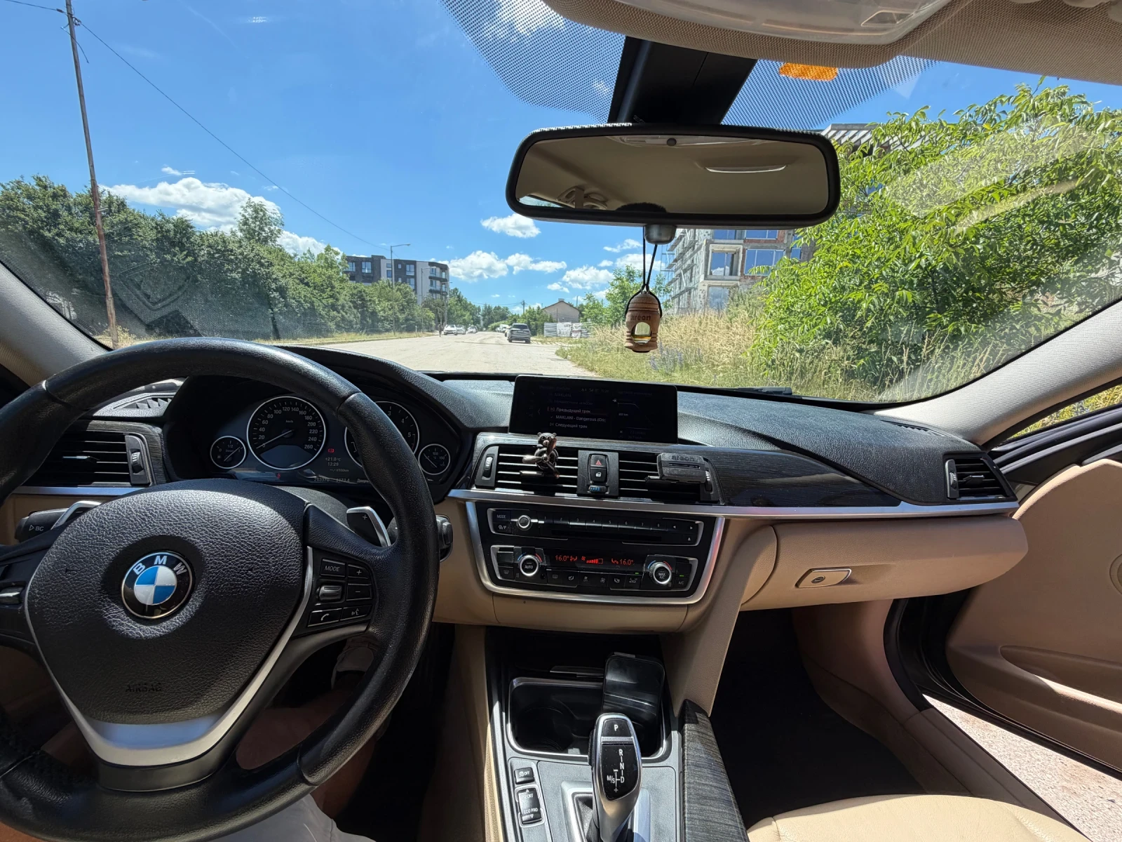 BMW 320 XDrive, снимка 11 - Автомобили и джипове - 54917237