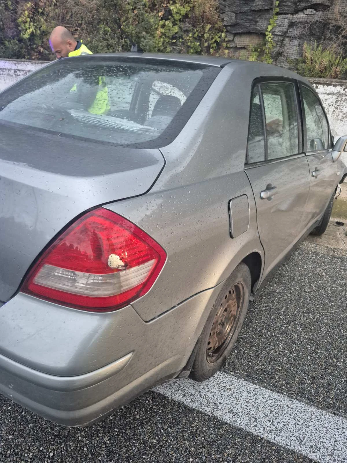 Nissan Tiida, снимка 2 - Автомобили и джипове - 54917347