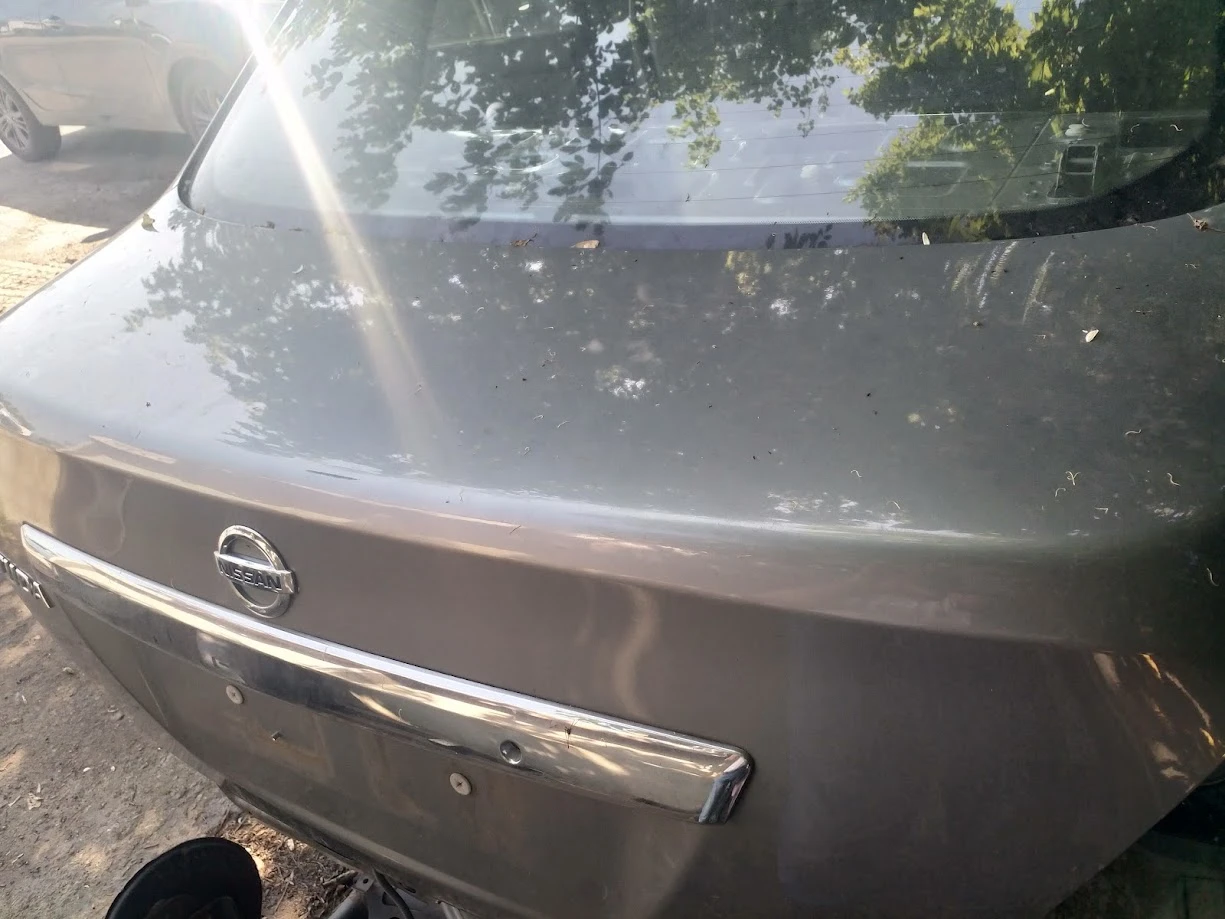 Nissan Tiida, снимка 9 - Автомобили и джипове - 54917347