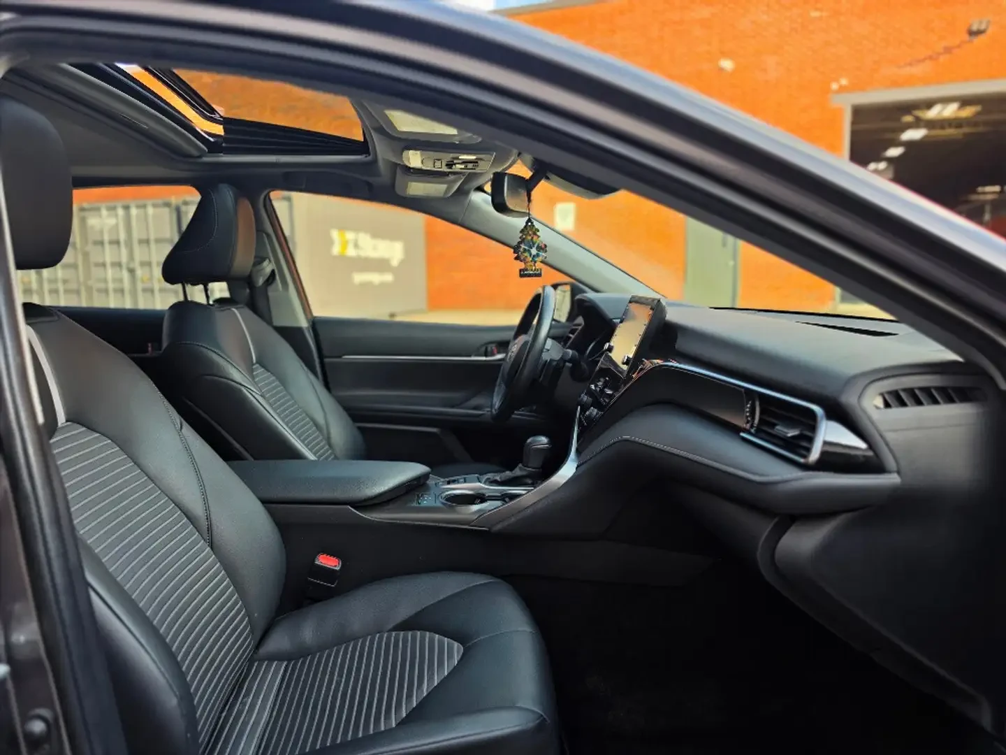 Toyota Camry AWD* ПОДГРЕВ* CARPLAY, снимка 9 - Автомобили и джипове - 54999693