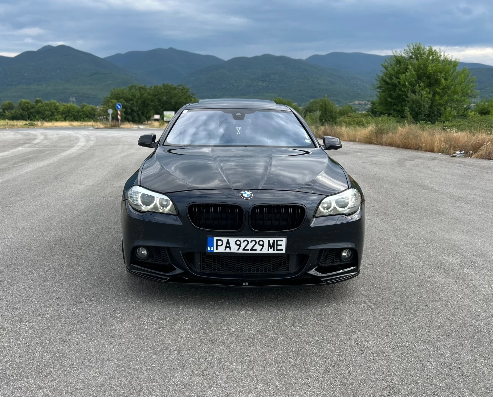 BMW 530 FULL M-Pack* ВАКУМ* ПОДГРЕВ* СЕРВИЗНА ИСТОРИЯ* , снимка 2 - Автомобили и джипове - 55138364