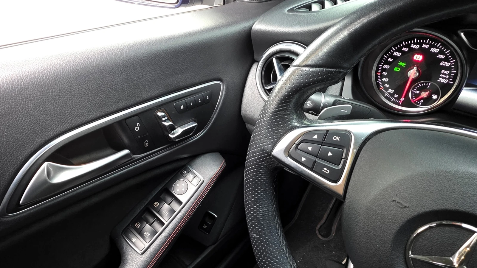 Mercedes-Benz CLA 220 AMG LINE* MEMORY PKG* КОЖА* ПОДГРЕВ, снимка 13 - Автомобили и джипове - 55282789