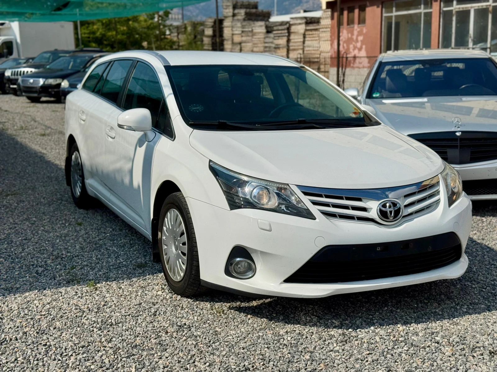 Toyota Avensis 1.8 Facelift, снимка 2 - Автомобили и джипове - 55466285