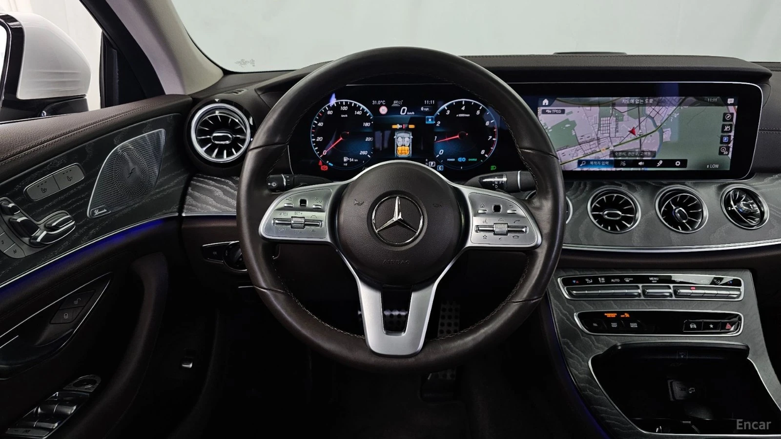 Mercedes-Benz CLS 450 4MATIC* AMG* ПОДГРЕВ* ОБДУХВАНЕ* BURMESTER* PANO* , снимка 12 - Автомобили и джипове - 55541438