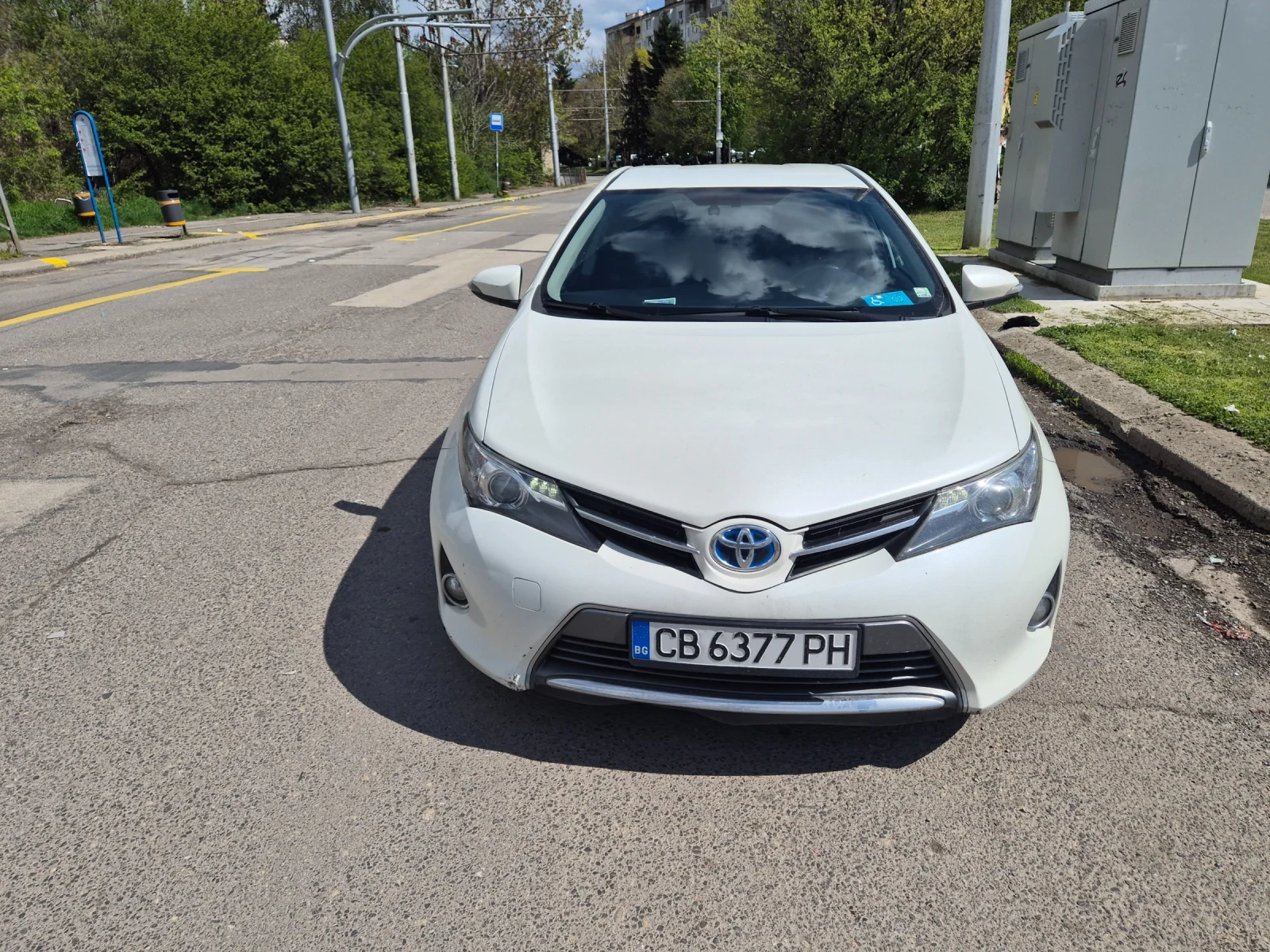 Toyota Auris Hybrid LPG, снимка 2 - Автомобили и джипове - 55959835