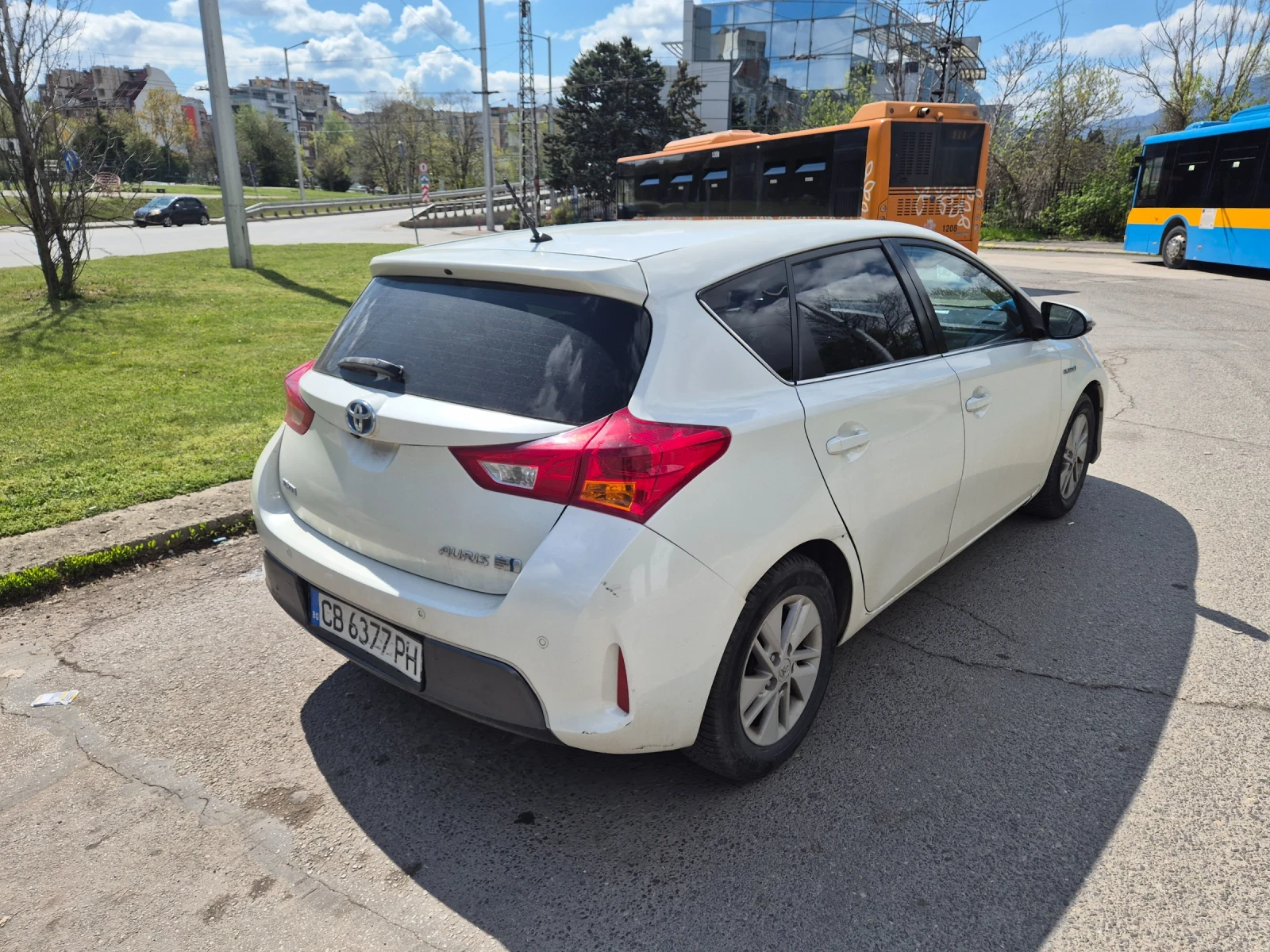 Toyota Auris Hybrid LPG, снимка 6 - Автомобили и джипове - 55959835