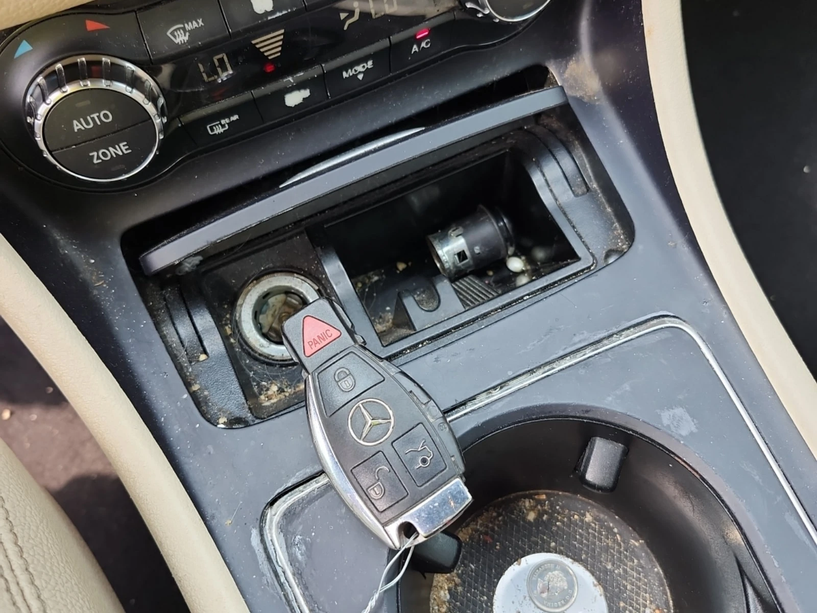 Mercedes-Benz CLA 250  CARFAX / DISTRONIK / 360 / PANORAMA / АВТОКРЕДИТ , снимка 8 - Автомобили и джипове - 56023323