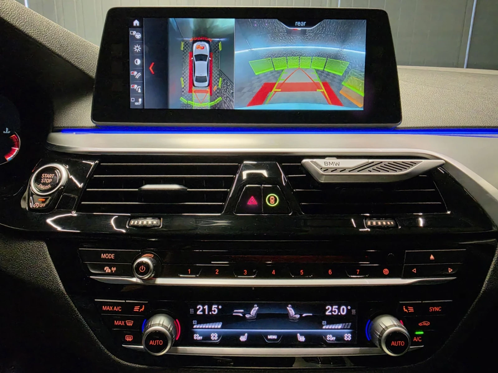 BMW 530 G30* M-PACK* 3.0D* ACTIVE SOUND* HEAD UP* PARK ASS, снимка 8 - Автомобили и джипове - 56105157