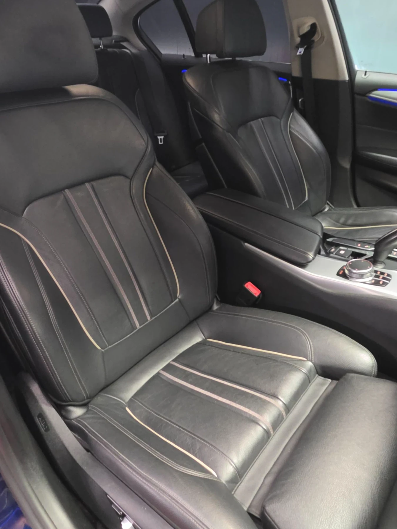 BMW 530 G30* M-PACK* 3.0D* ACTIVE SOUND* HEAD UP* PARK ASS, снимка 13 - Автомобили и джипове - 56105157