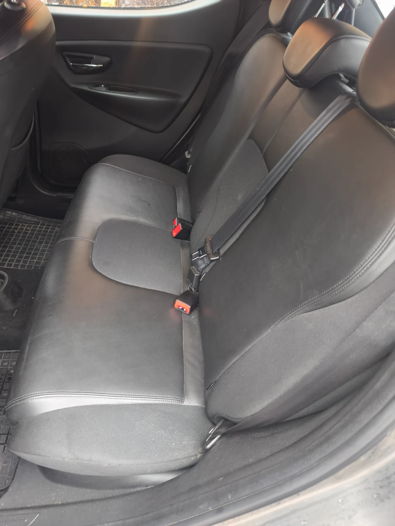 Lancia Ypsilon | Mobile.bg � ����������� 8