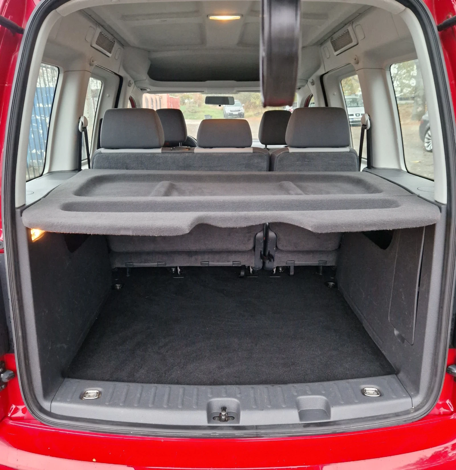 VW Caddy 1.6TDI 102к.с, снимка 13 - Автомобили и джипове - 56660776