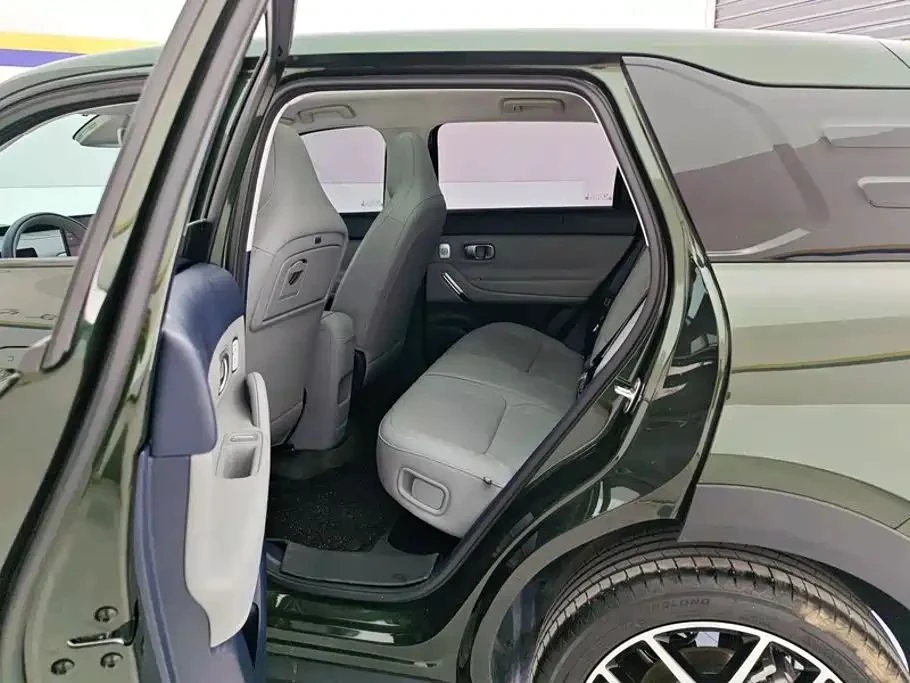 Leapmotor B10, снимка 11 - Автомобили и джипове - 56688399