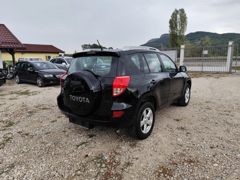 Toyota Rav4 2.2D-4D * * 136HP/ПОДГРЕВ/КОЖА/КАТ* * KEYLESS* * , снимка 5 - Автомобили и джипове - 47228366