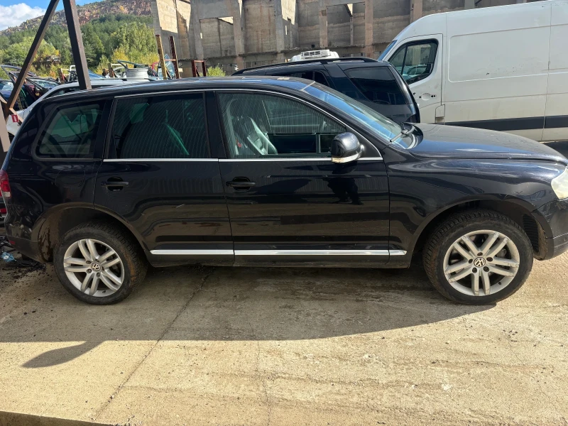 VW Touareg 5.0 TDI v10 ToP !!! Na chasti, снимка 5 - Автомобили и джипове - 47503950