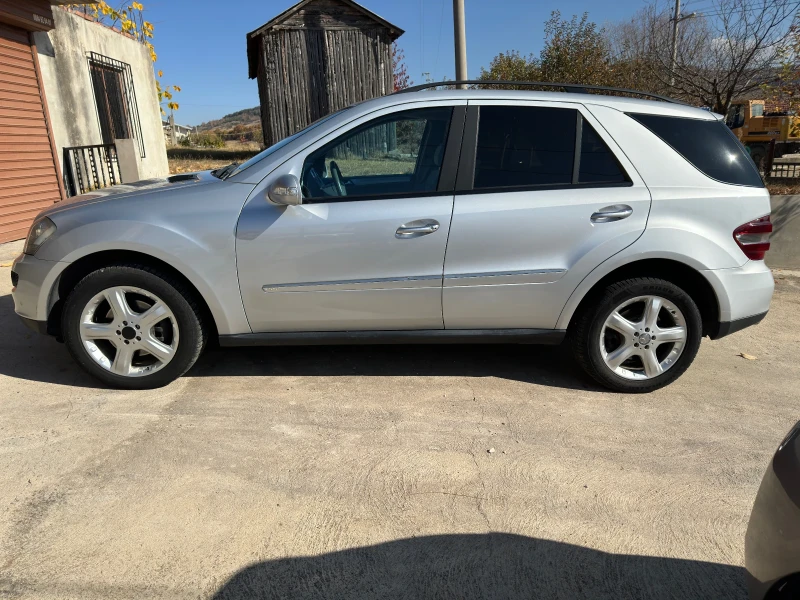 Mercedes-Benz ML 320, снимка 2 - Автомобили и джипове - 48021375